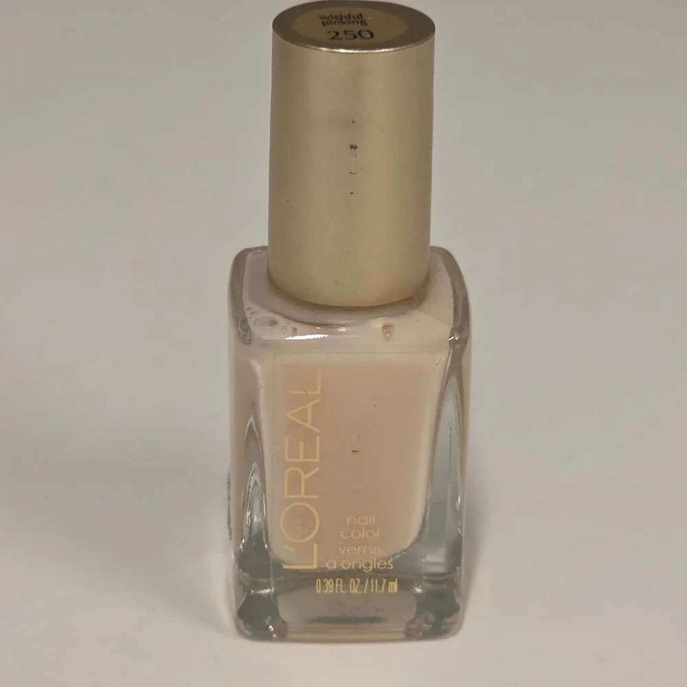 L'Oreal Paris Colour Riche Nail Color 250 Wishful Pinking Pale Pink 0.39oz